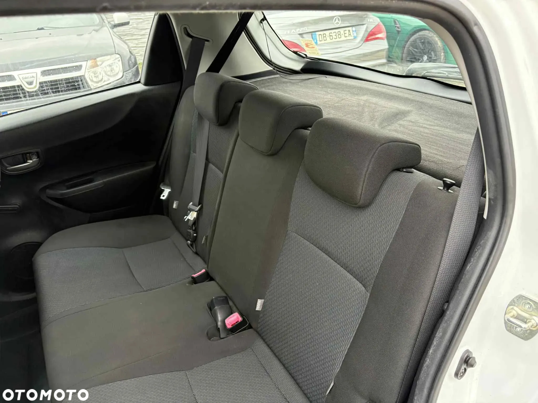 Toyota Yaris Hybrid 1.5 VVT-i - 13
