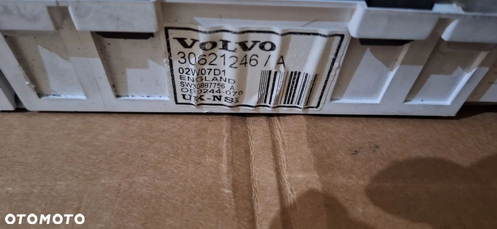 Licznik zegar volvo v40 1.9 tb t4 30621246 - 3