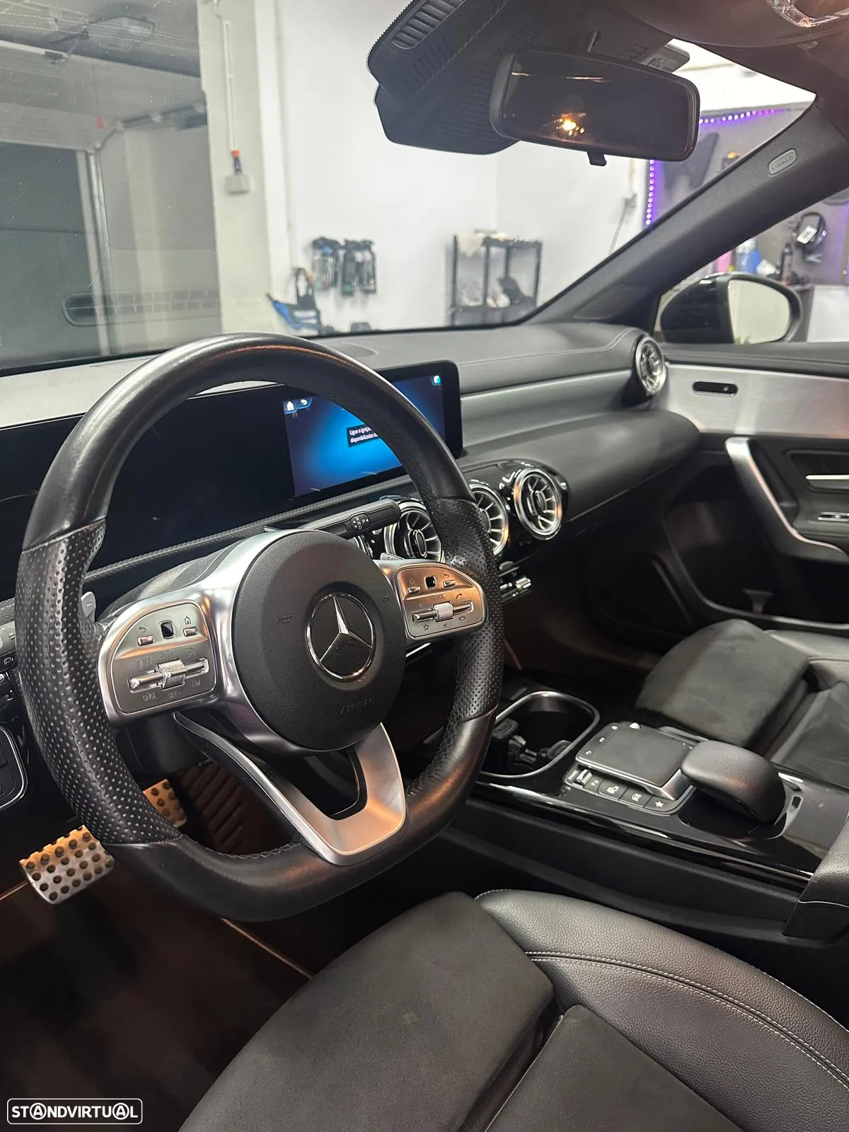 Mercedes-Benz A 250 Limousine e AMG Line - 17