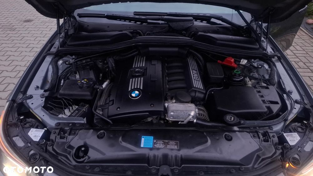 BMW Seria 5 525i - 22