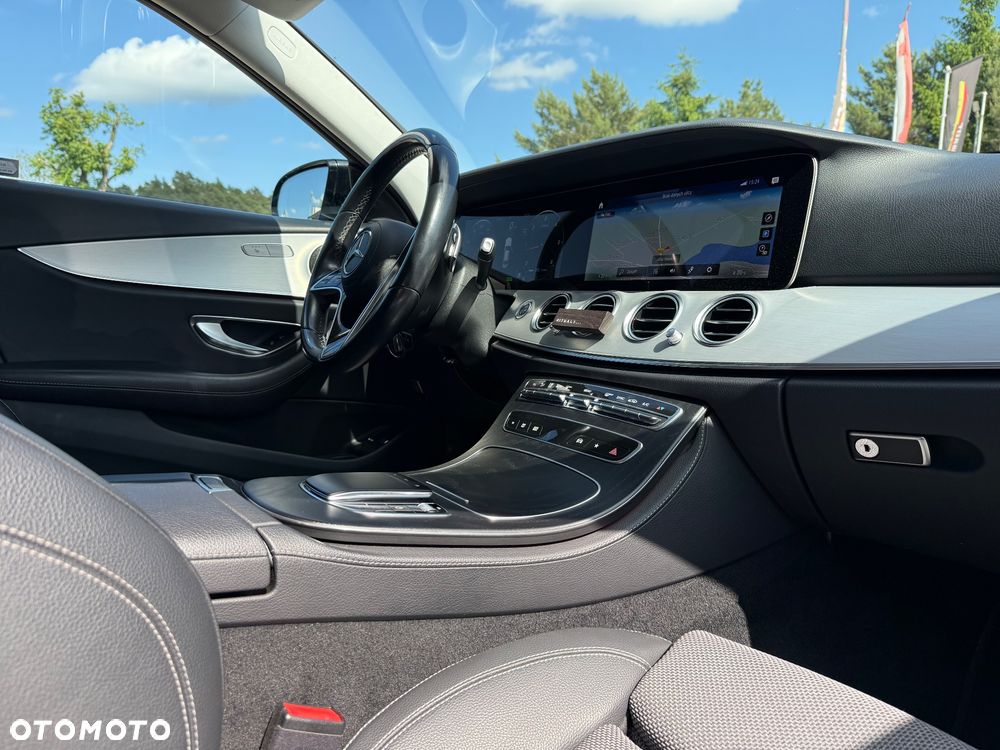 Mercedes-Benz Klasa E 220 d Avantgarde - 13