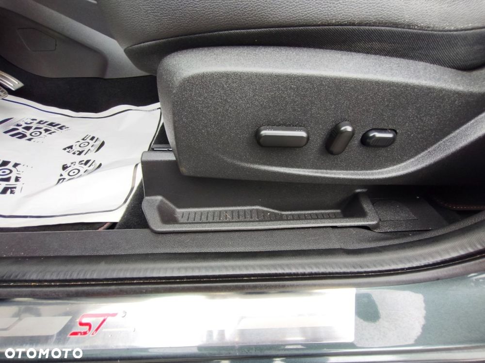 Ford Kuga - 15