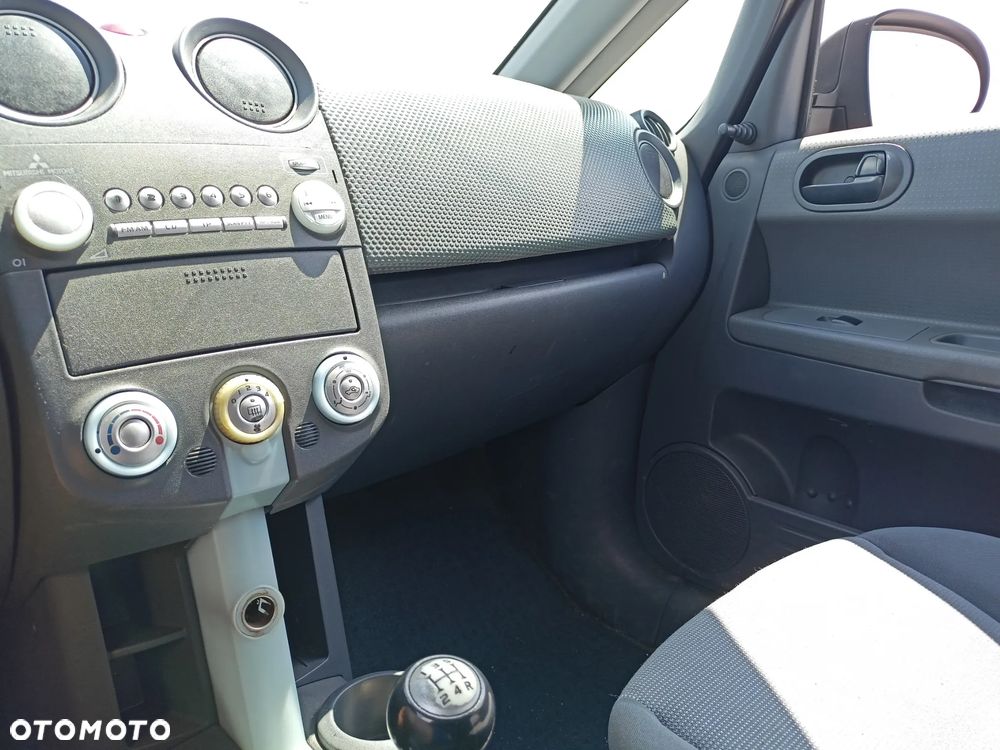 Mitsubishi Colt - 10