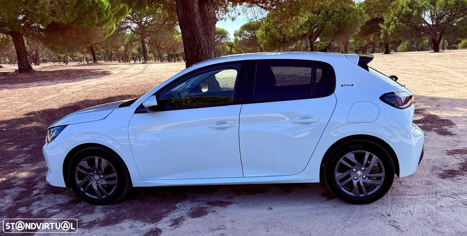 Peugeot 208 1.2 PureTech SE Style - 8