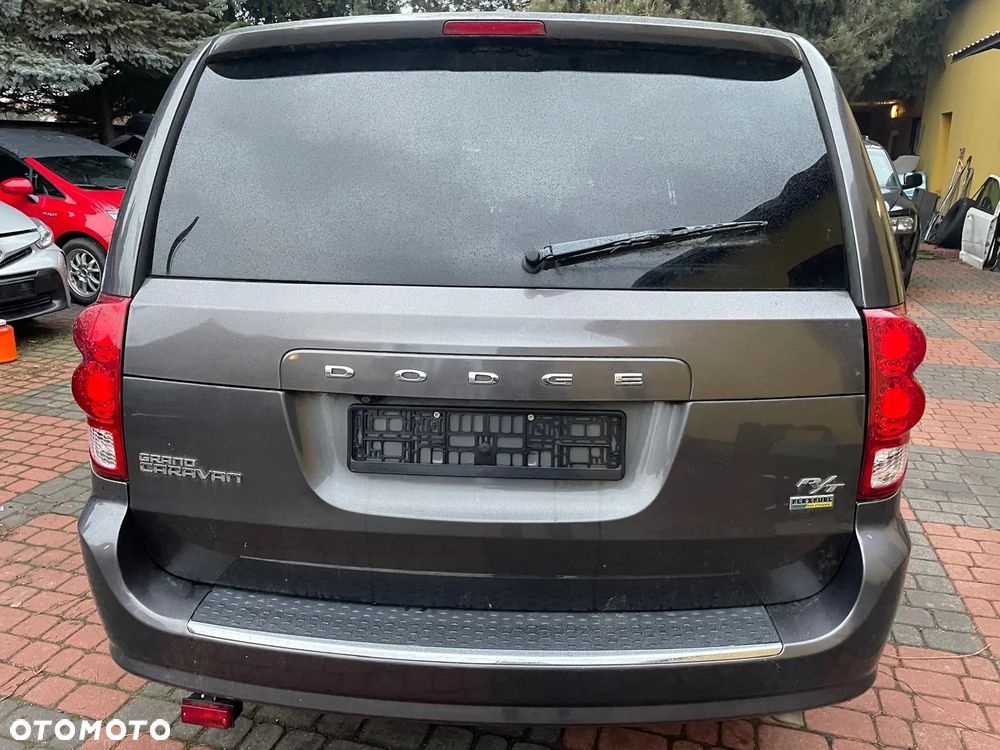 Dodge Grand Caravan - 16