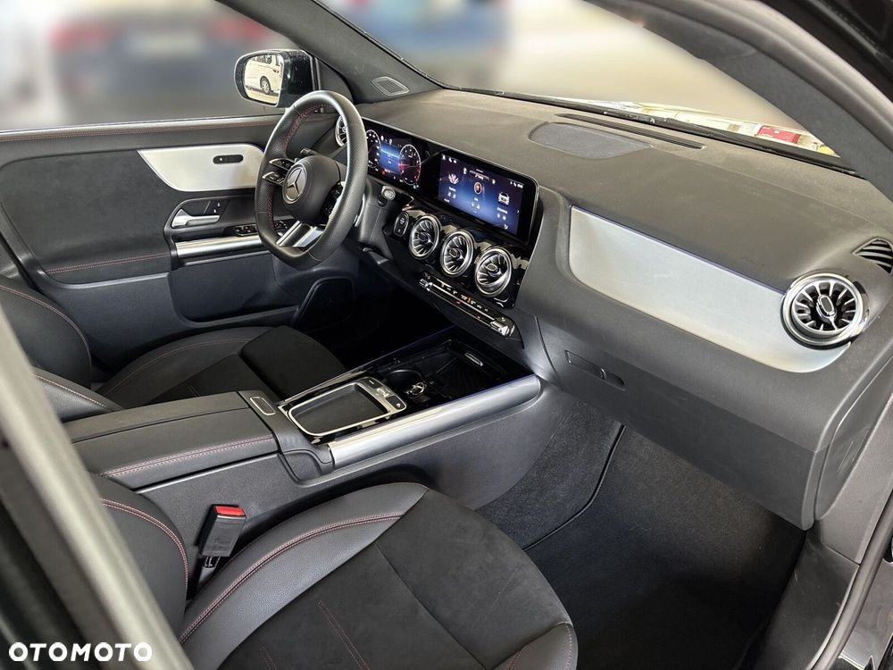 Mercedes-Benz GLA - 18