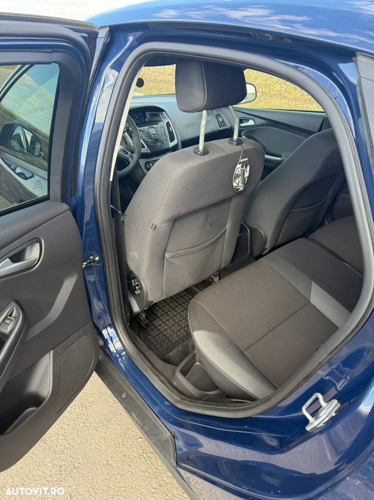 Ford Focus - 8