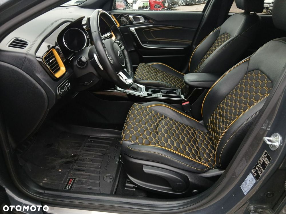 Kia XCeed - 11
