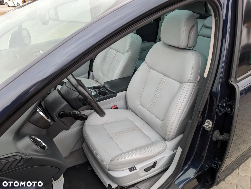 Peugeot 3008 2.0 HDi Premium+ - 32