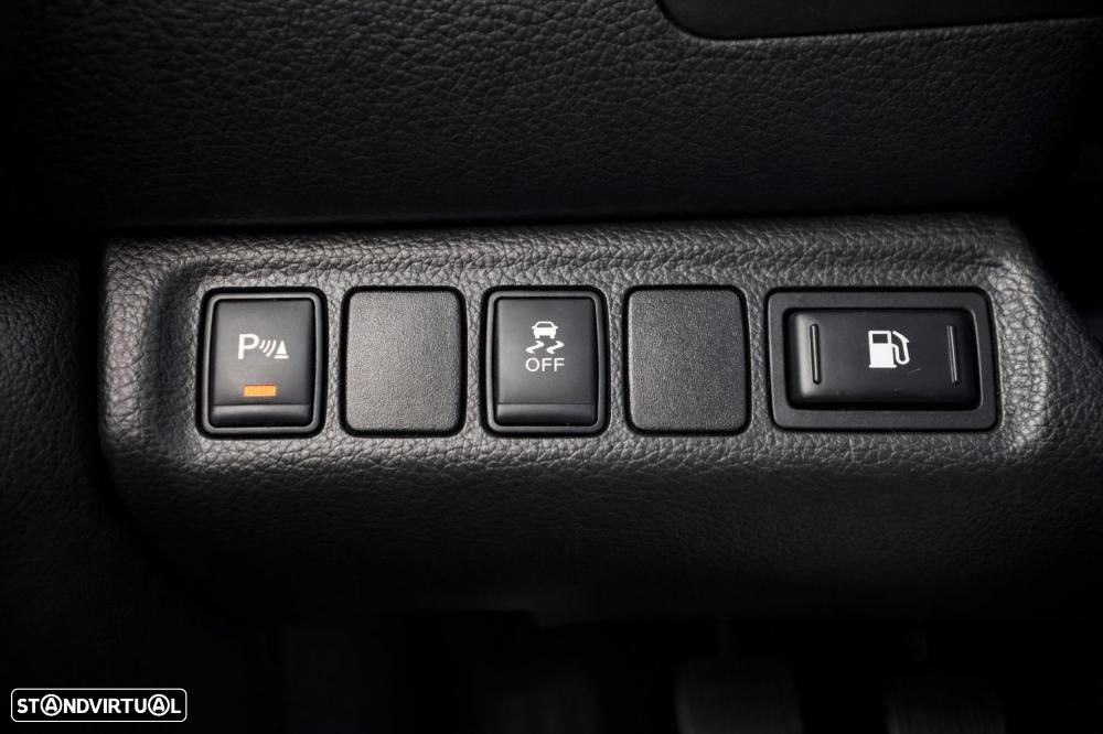 Nissan Navara DC 4x4 EU6 S&S N-Guard - 33