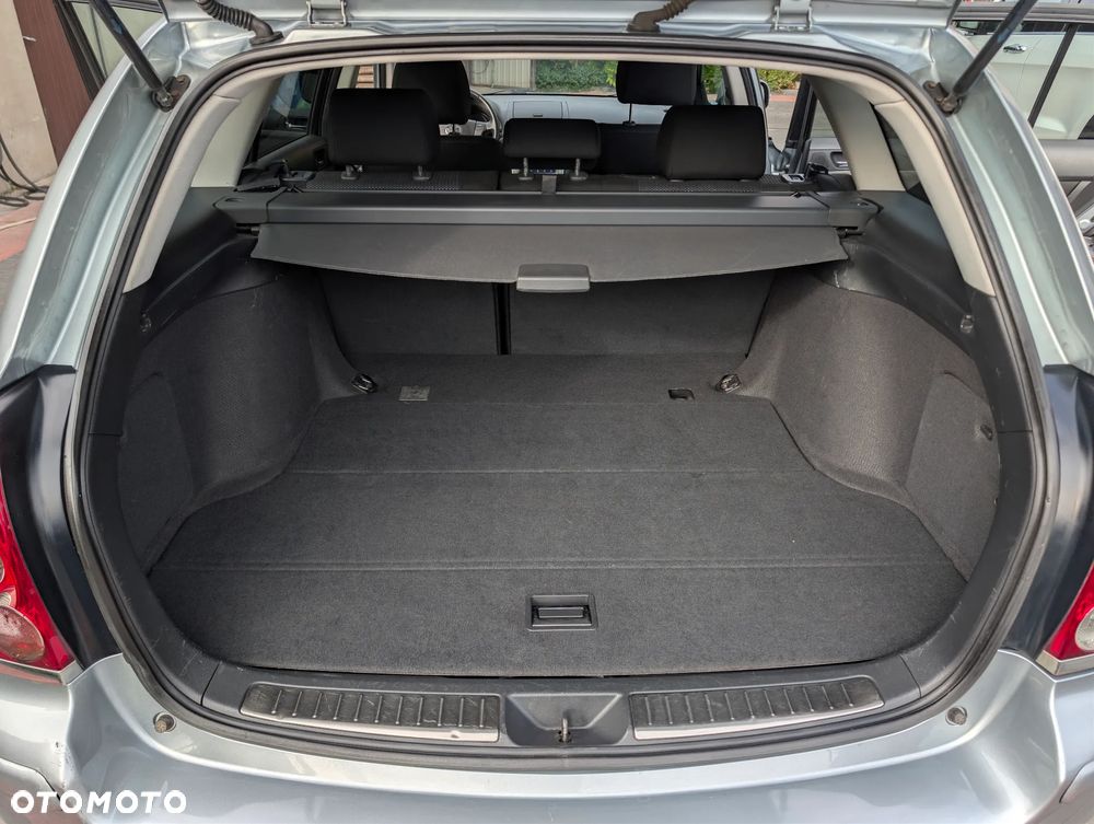 Toyota Avensis 2.0 VVT-i Sol - 16