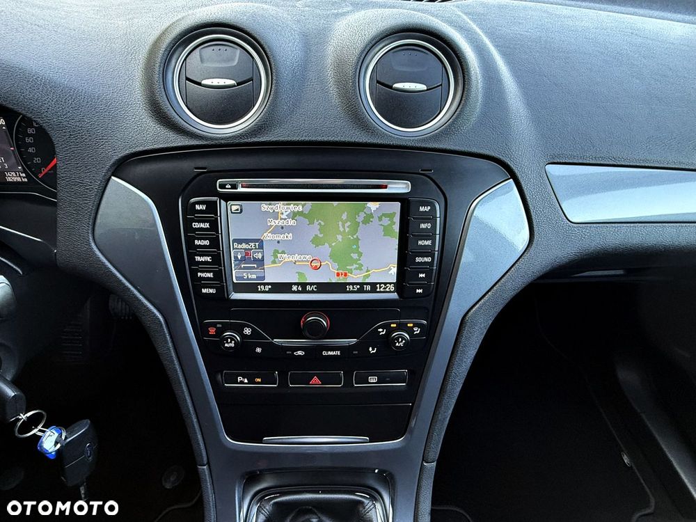 Ford Mondeo - 29