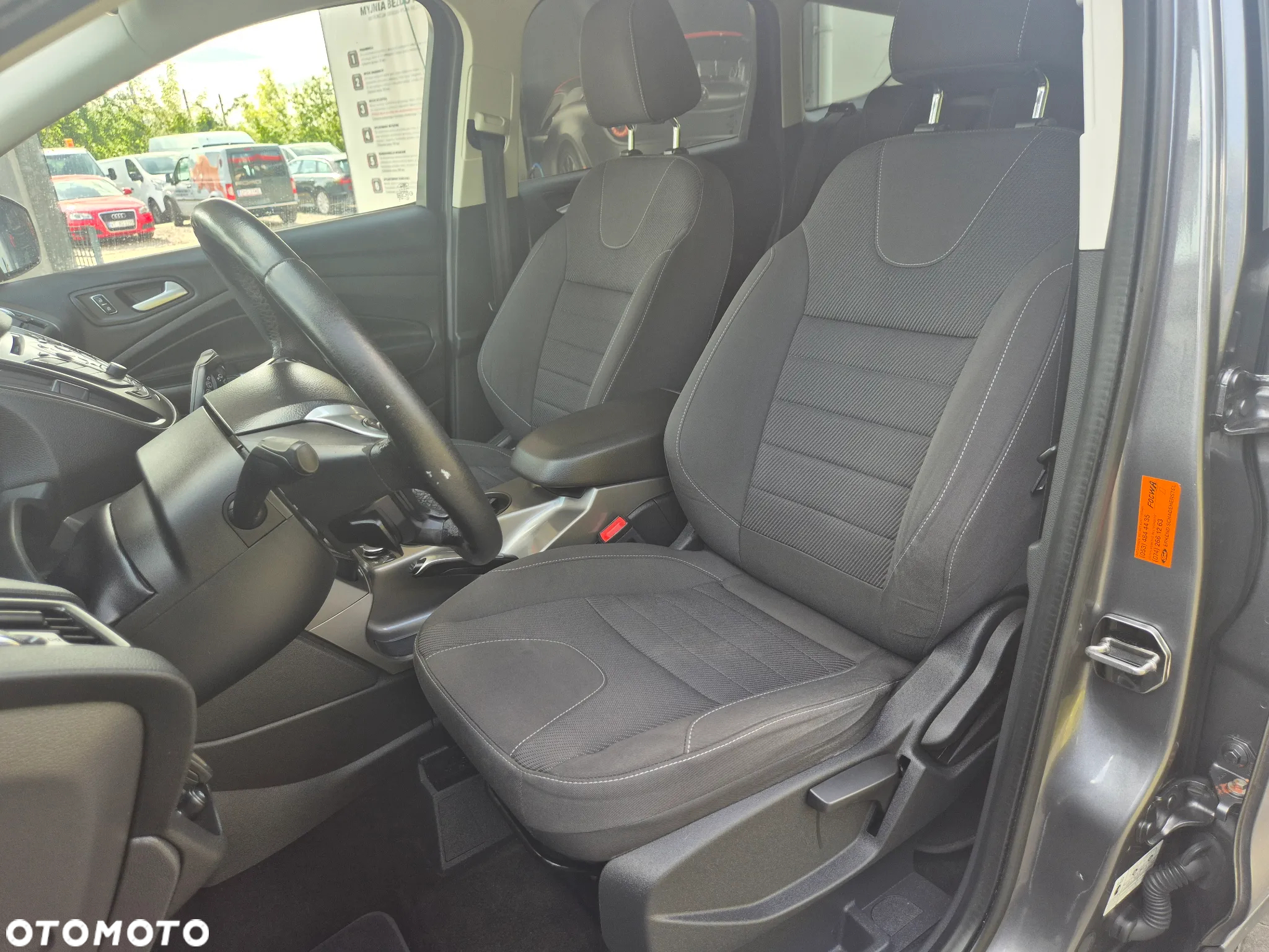 Ford Kuga - 24