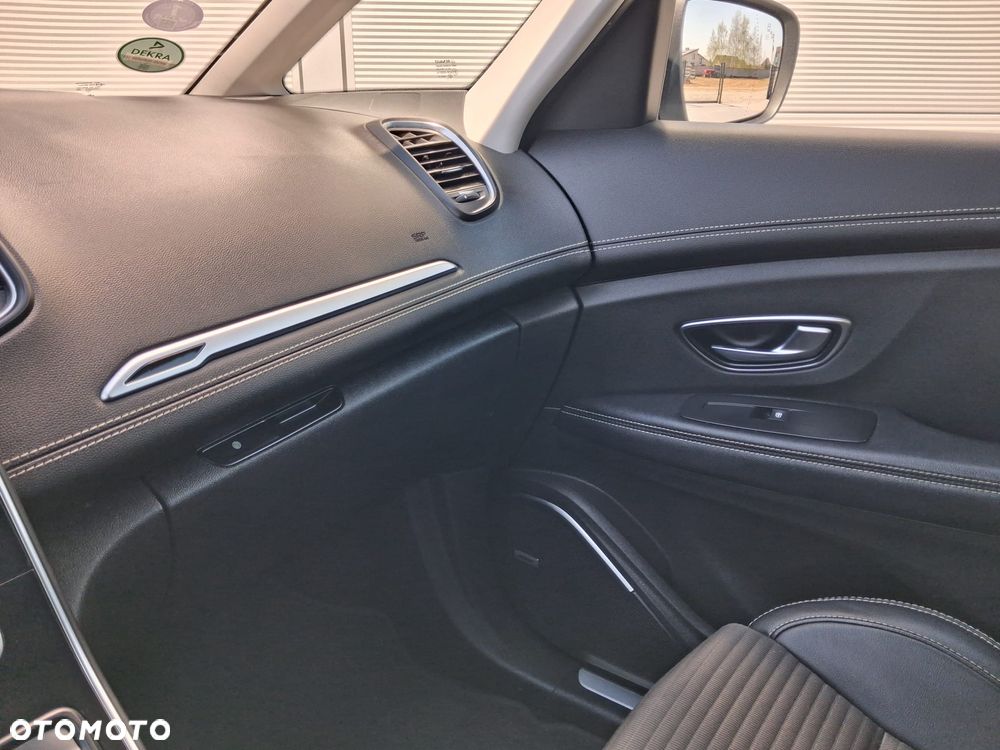 Renault Scenic TCe 140 GPF EDC BUSINESS EDITION - 16