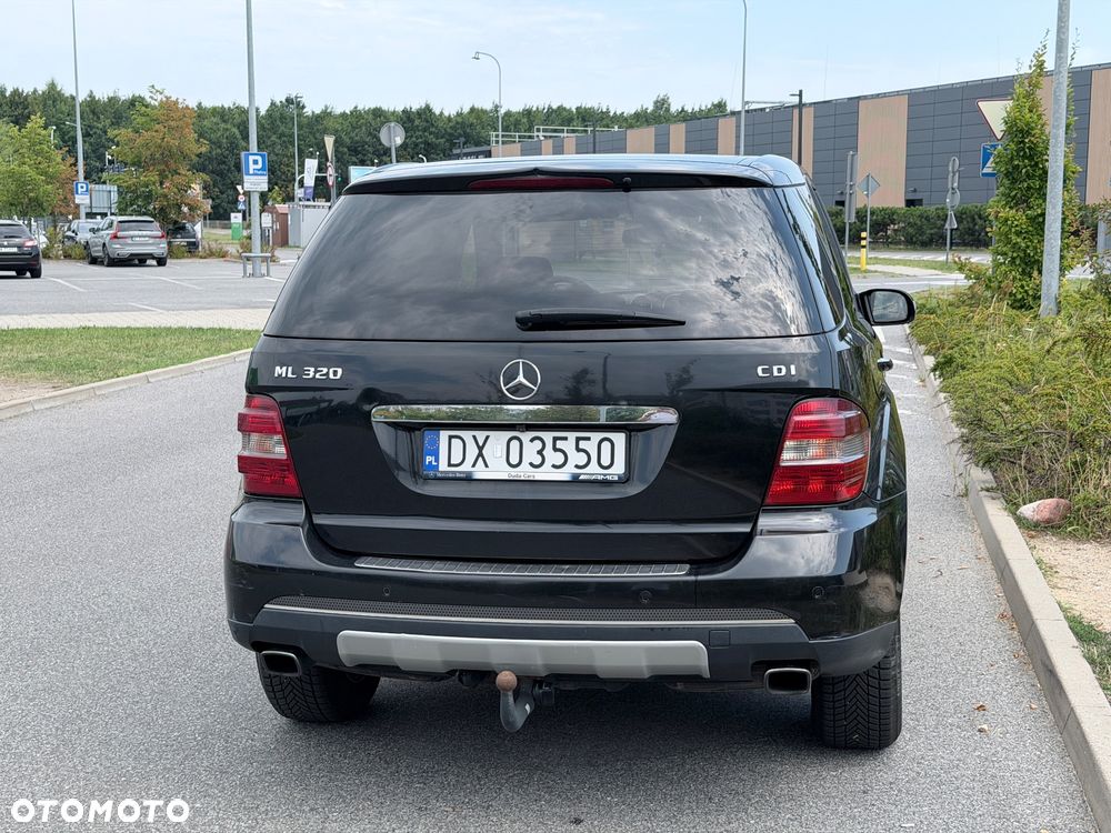 Mercedes-Benz ML - 4