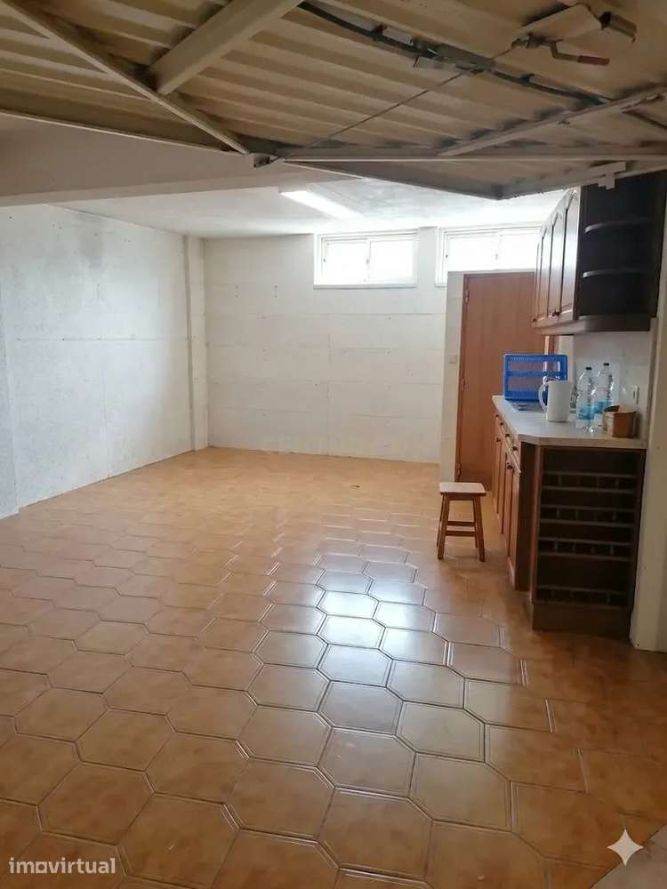 Garagem em Monte Abraão - Grande imagem: 3/5
