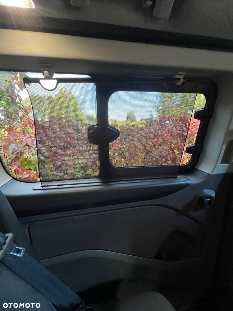 Ford Tourneo Custom - 20