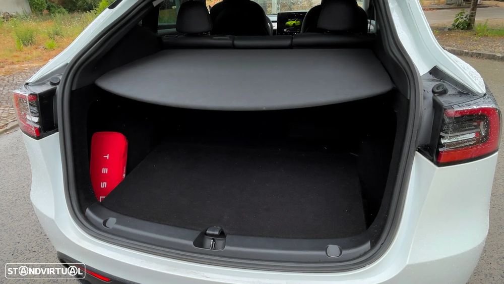Tesla Model Y Performance Dual Motor AWD - 29