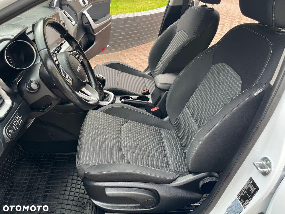 Kia Ceed 1.5 T-GDI M - 19