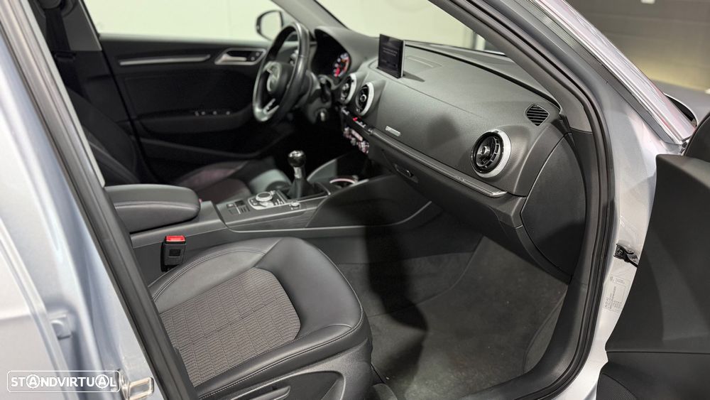 Audi A3 Sportback 1.0 TFSI design - 15