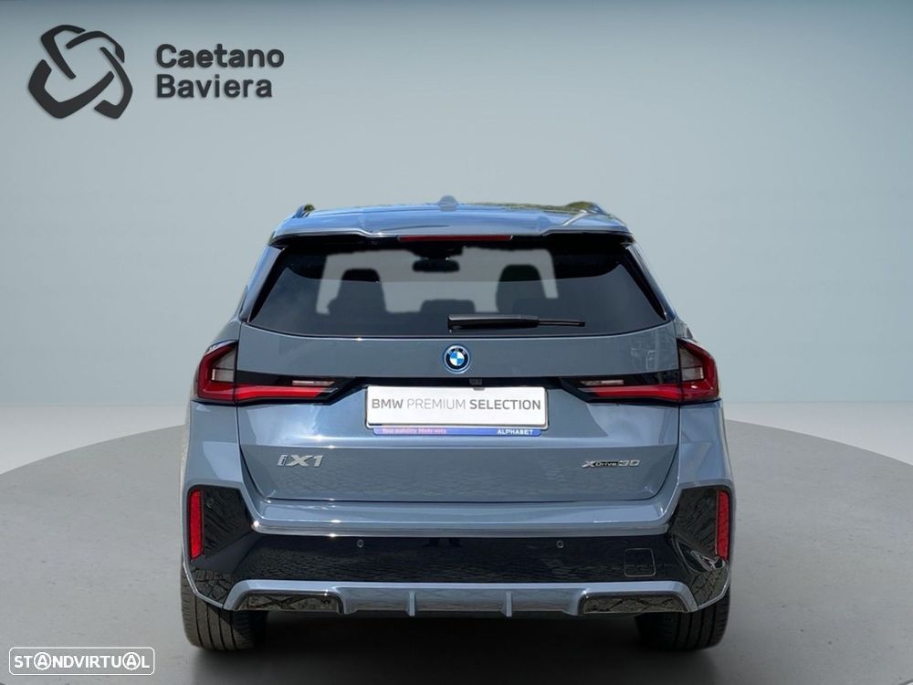BMW iX1 xDrive30 Pack Desportivo M - 24