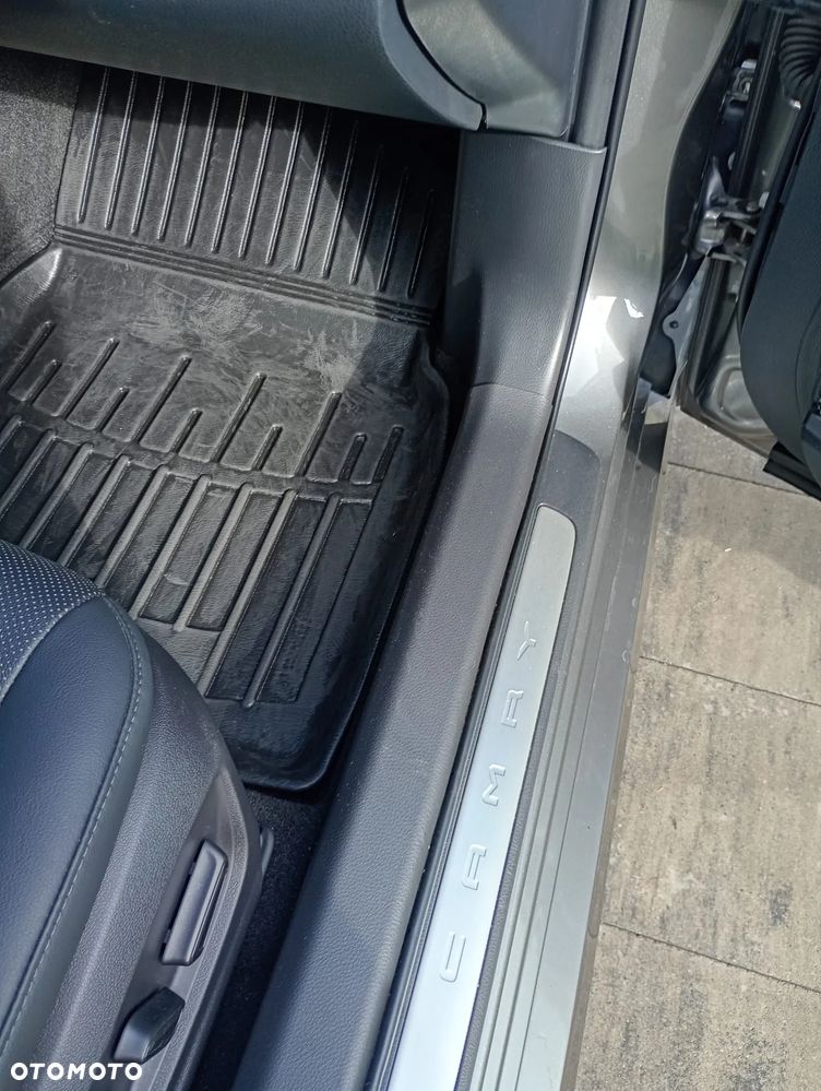 Toyota Camry 2.5 Hybrid Executive CVT - 31