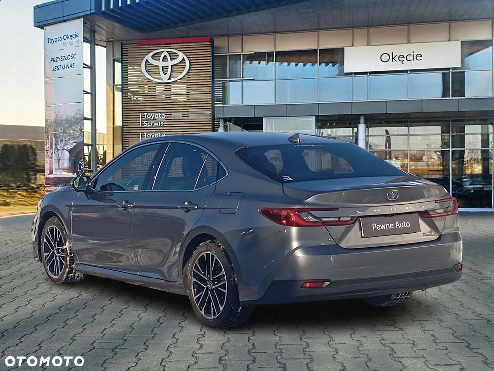 Toyota Camry - 3