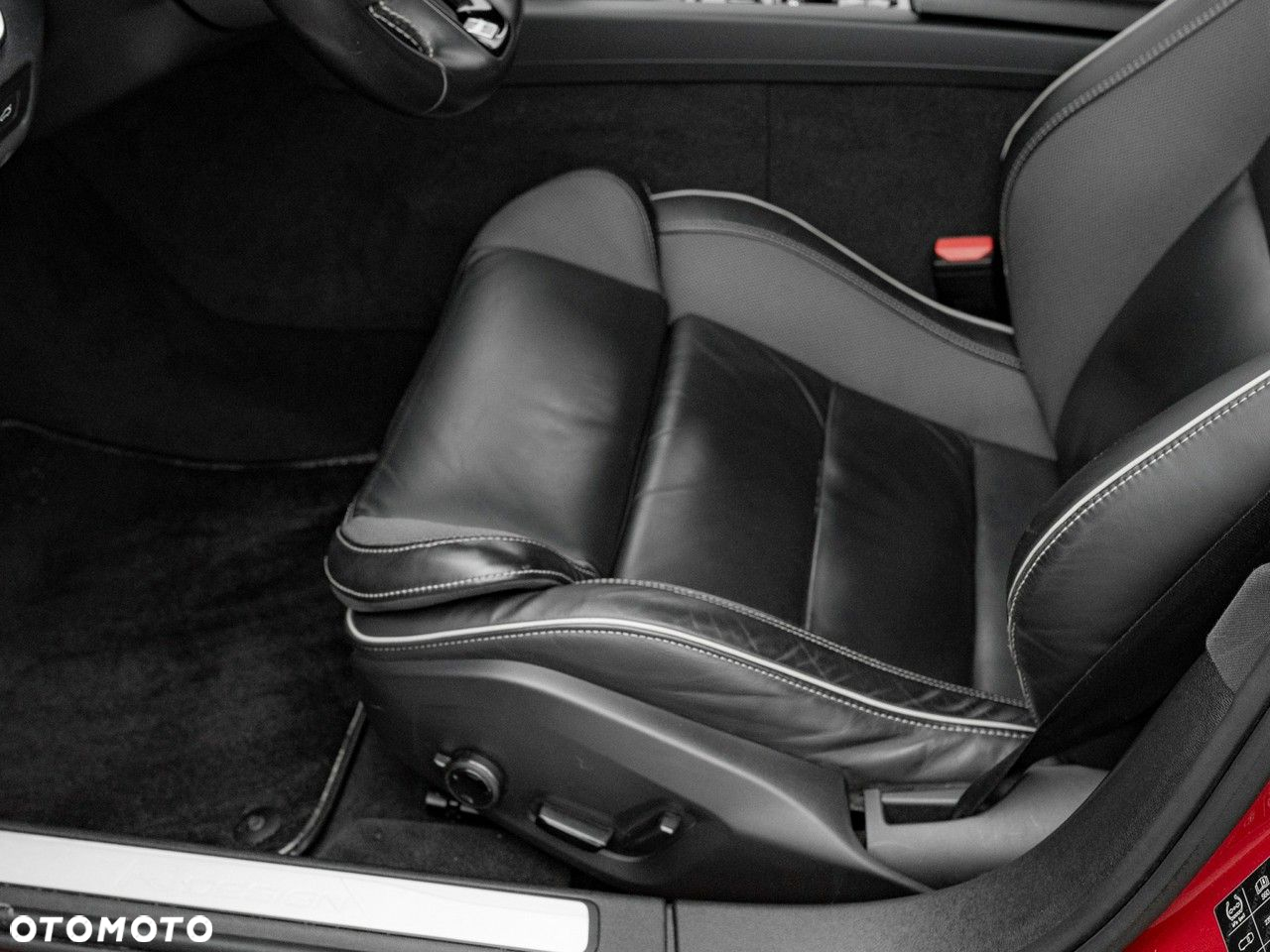 Volvo S60 T6 AWD R-Design - 15