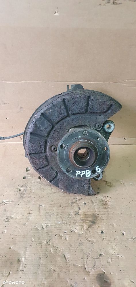 Zwrotnica piasta prawy przód przednia VW Passat B6 2.0 TDI - 1