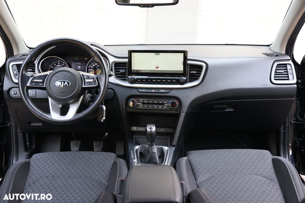 Kia Ceed - 14