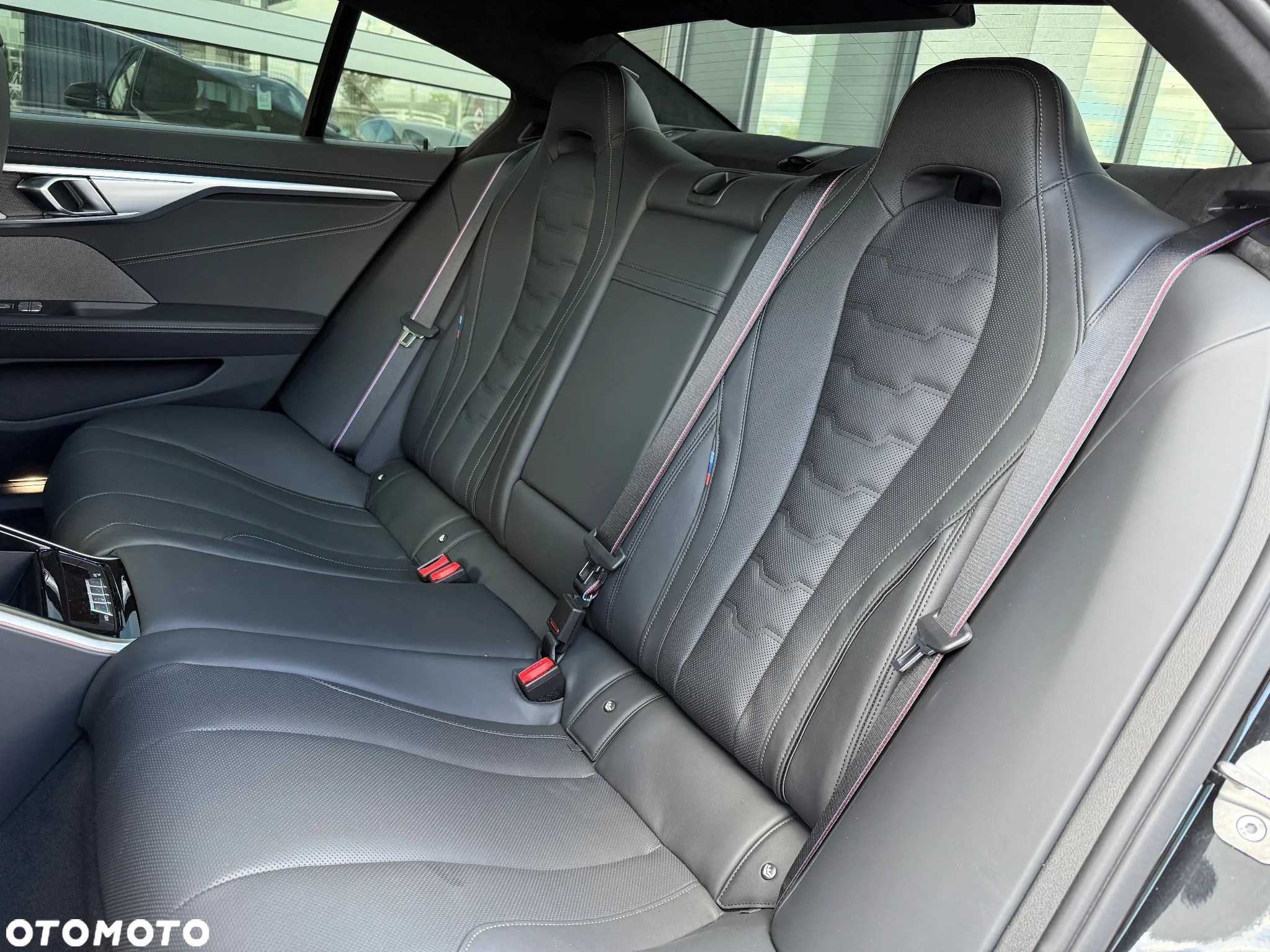 BMW Seria 8 - 21
