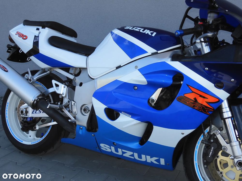 Suzuki GSX-R - 6