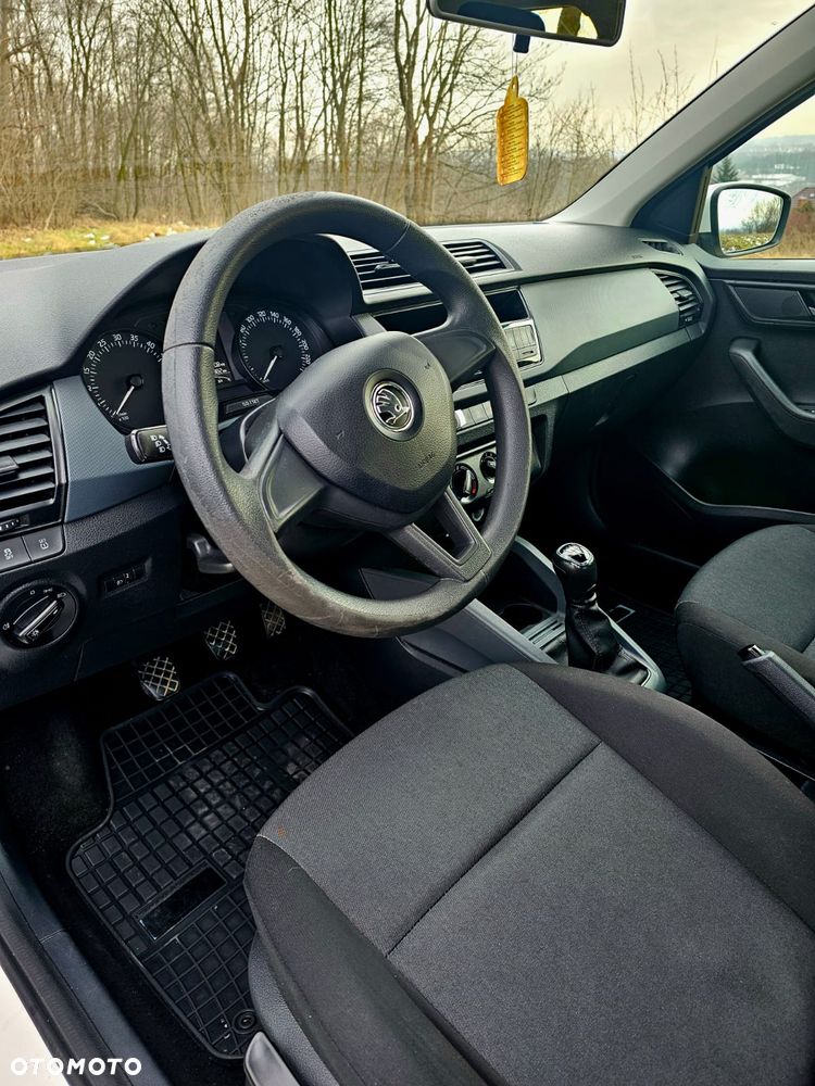 Skoda Fabia - 11