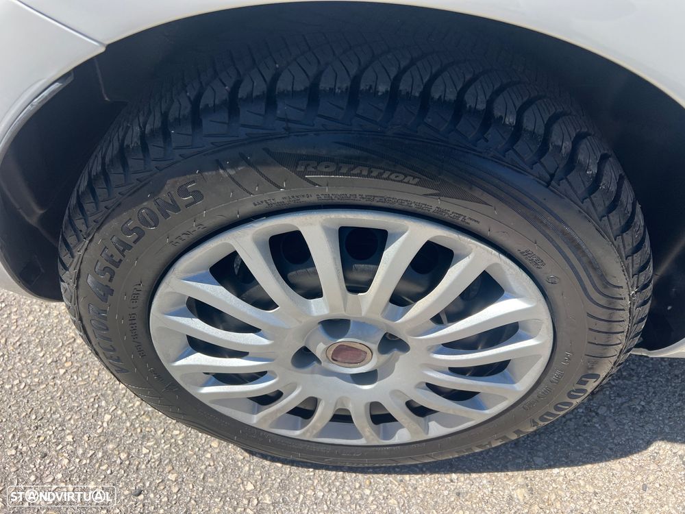 Fiat Punto 1.3 M-Jet Lounge S&S - 7