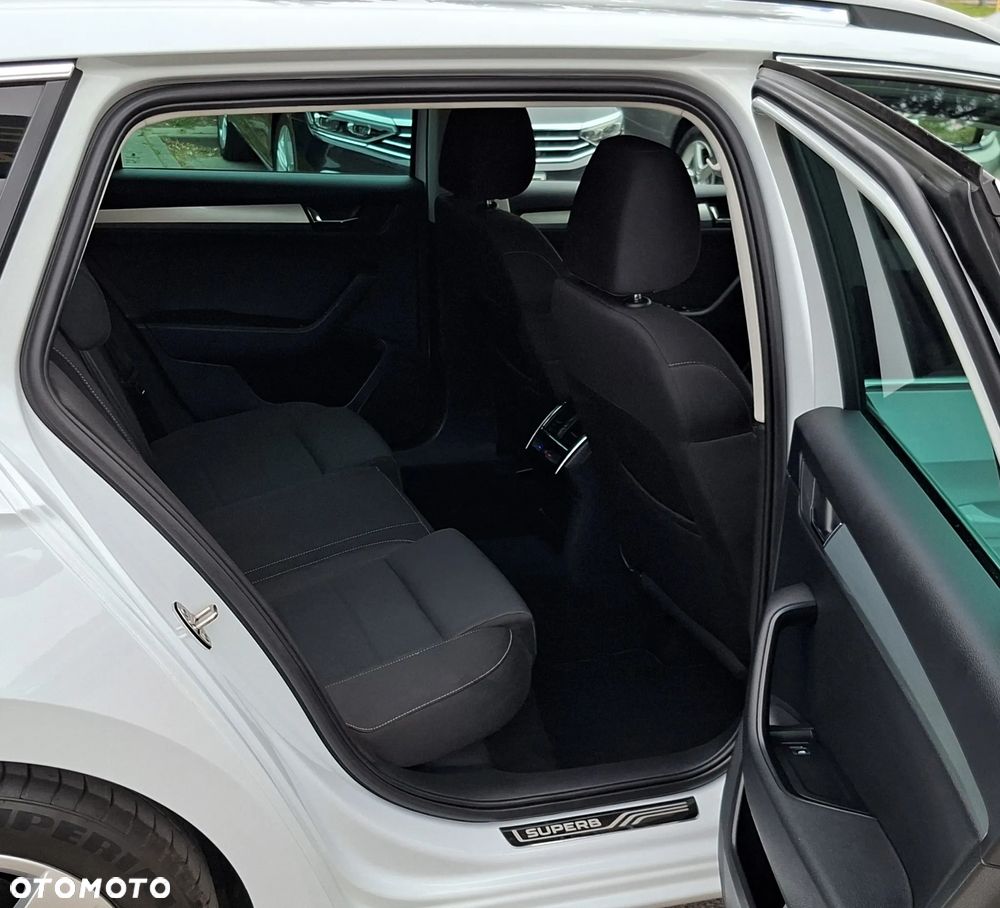 Skoda Superb 2.0 TDI Premium Edition - 23