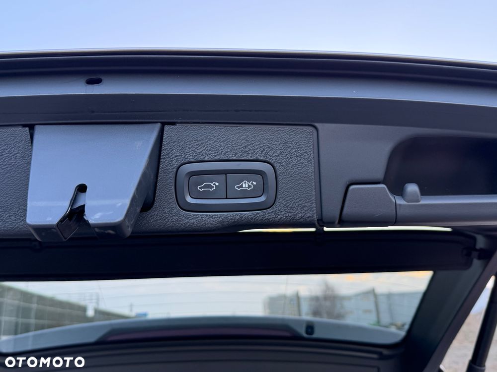Volvo XC 60 B4 D Inscription - 33