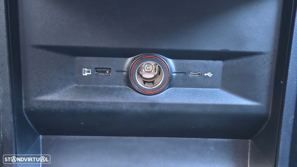 MG MG4 64 kWh Luxury - 40
