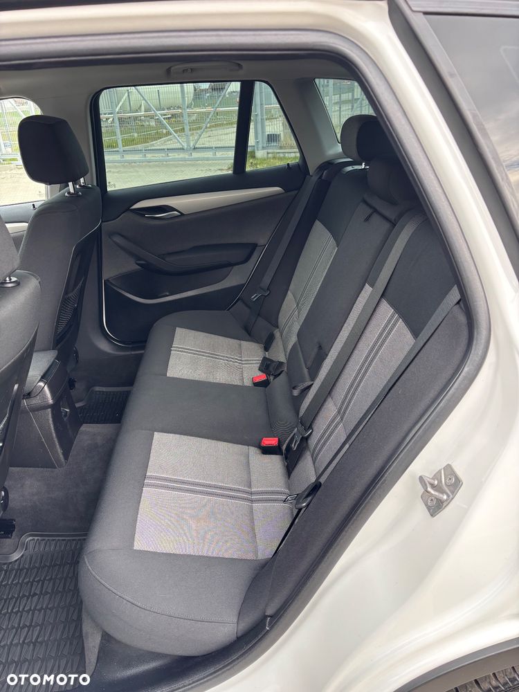 BMW X1 xDrive28i Sport Line - 11