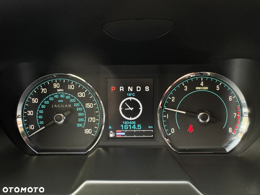 Jaguar XF 2.0 T Luxury - 21