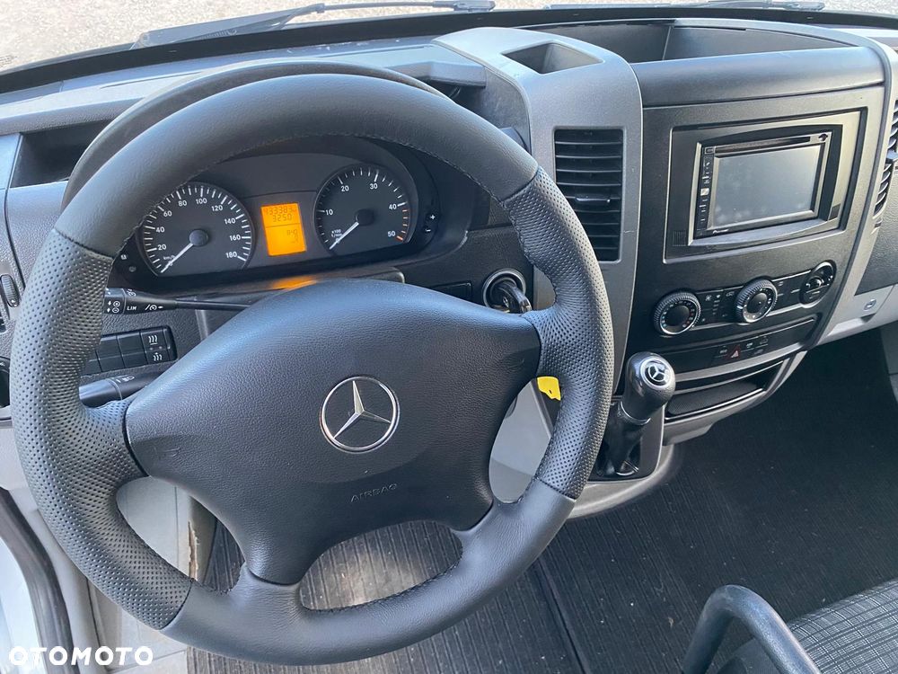 Mercedes-Benz Sprinter - 12
