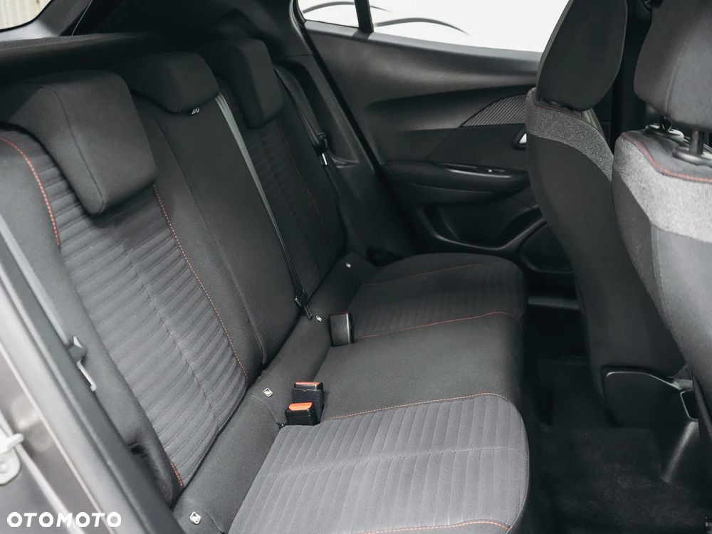 Peugeot 2008 1.5 BlueHDi Allure S&S EAT8 - 39