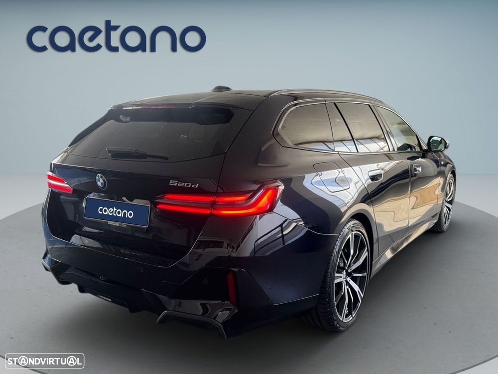 BMW 520 d Pack Desportivo M Pro — fotografia 3