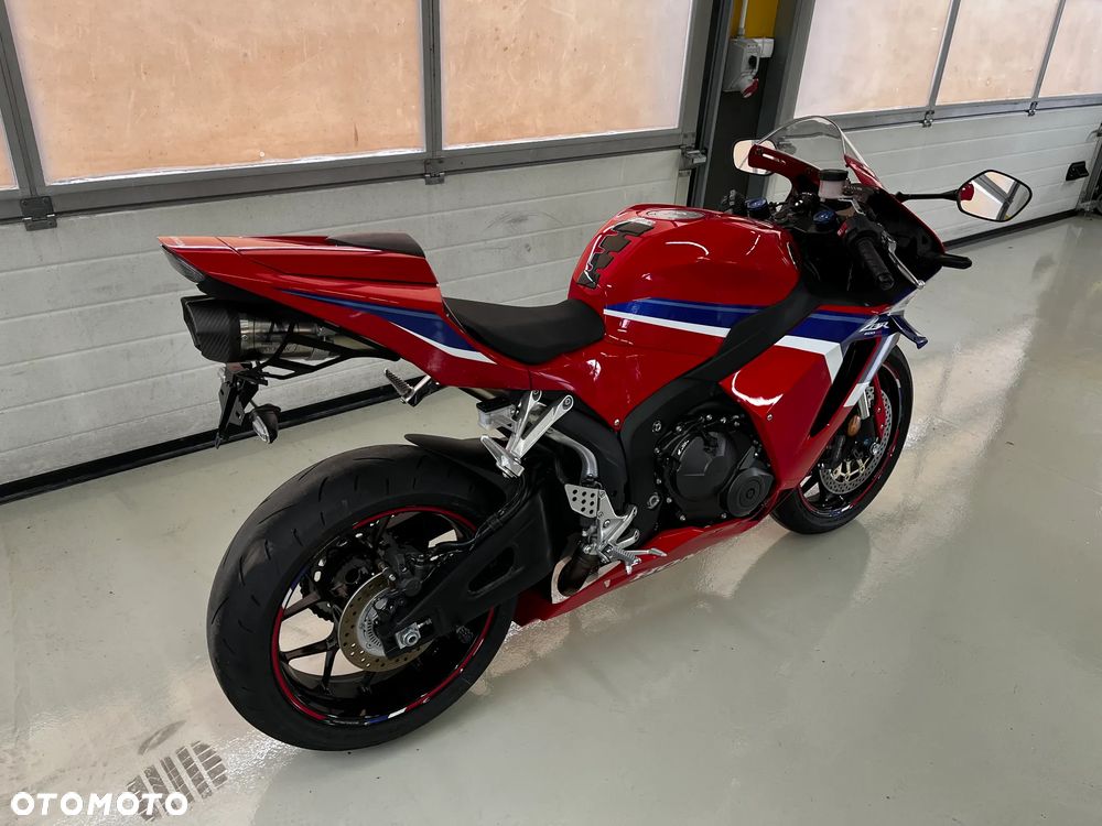 Honda CBR - 9