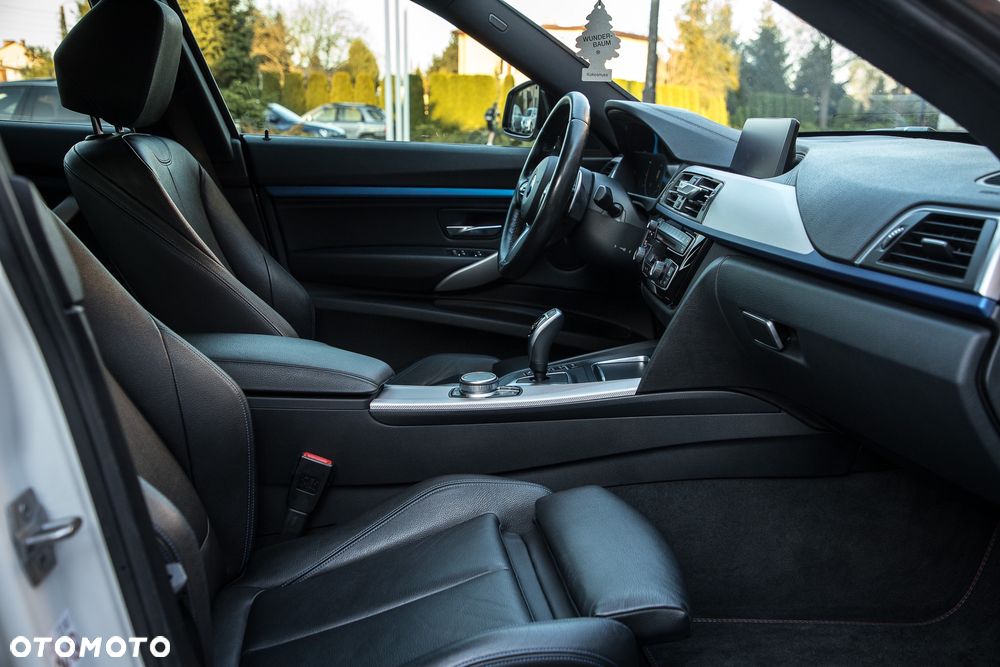 BMW 3GT 330i xDrive M Sport - 33