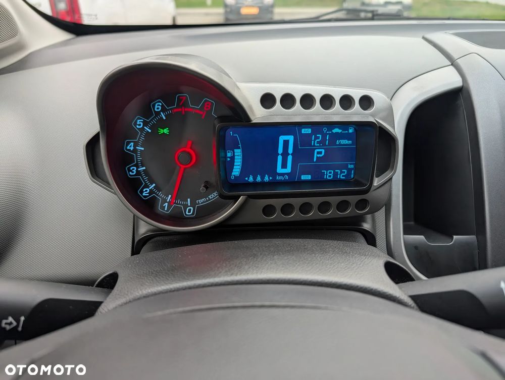 Chevrolet Aveo 1.4 16V LT - 11