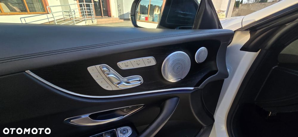 Mercedes-Benz Klasa E 400 4-Matic 9G-TRONIC - 13