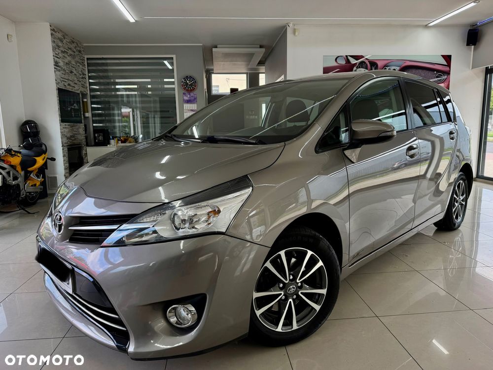 Toyota Verso 1.6 D-4D Prestige - 32