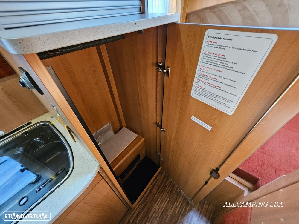 Dethleffs Globebus 5.99M CAMA TRANSVERSAL - 40