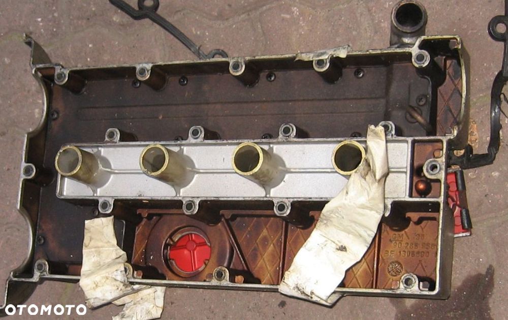 pokrywa zaworów OPEL KADETT GSI 2.0 16V 90285958 - 3
