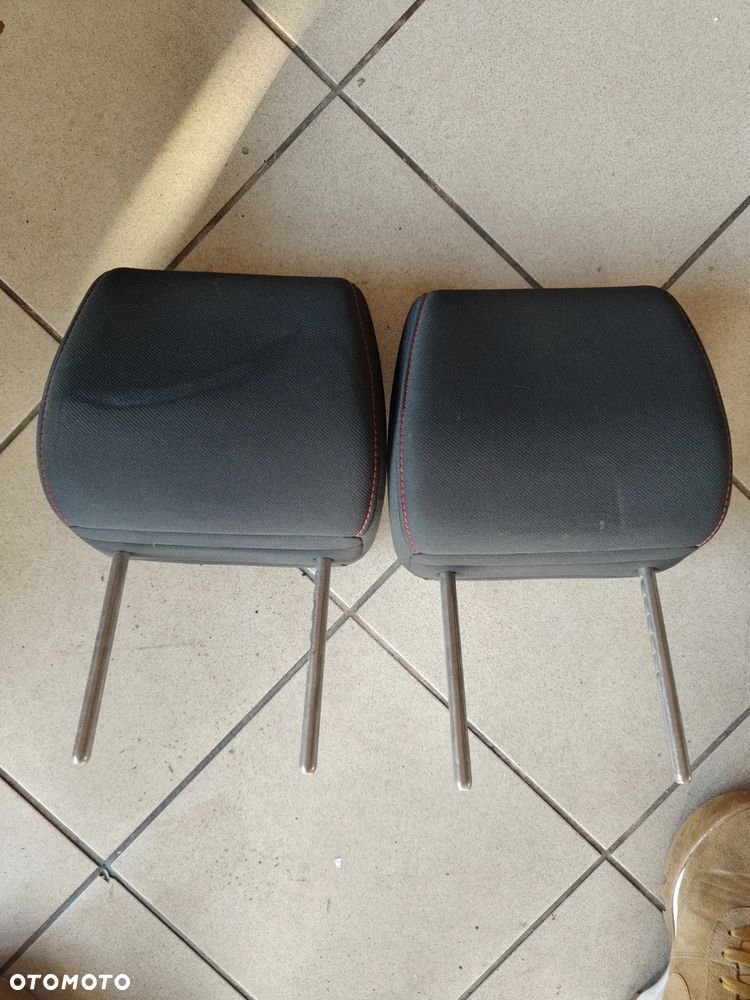 Suzuki Swift Sport MK7 2010-2017 zagłówek przód - 1